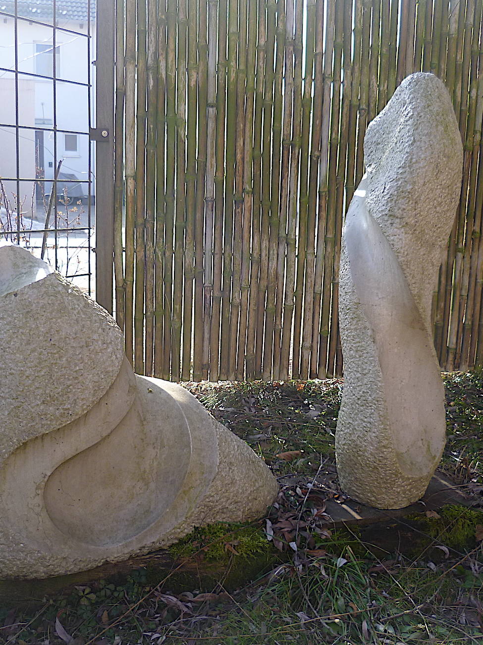 JEDER TROPFEN HÖHLT DEN STEIN – STEINSKULPTUR AUS MARMOR