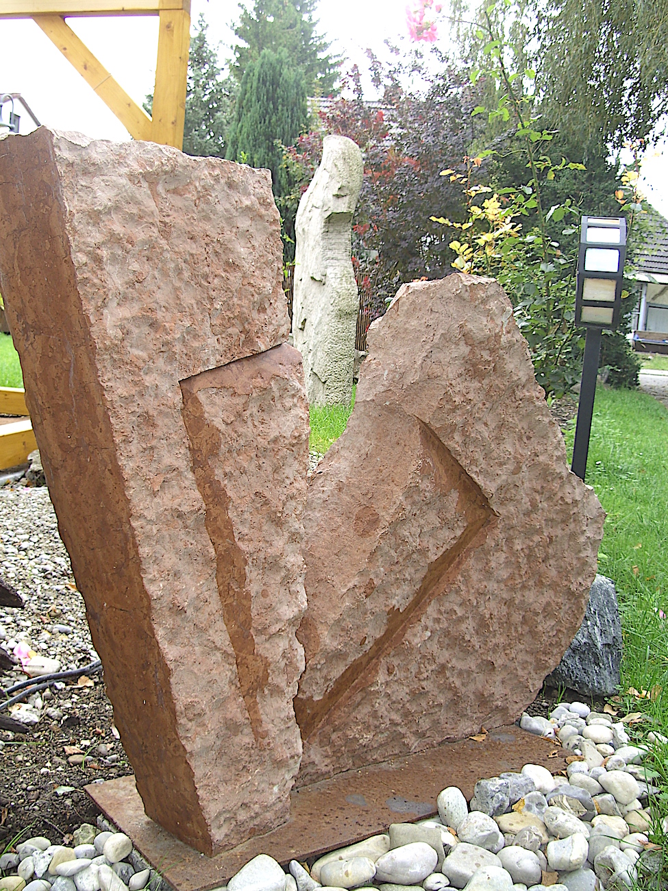 STEIN BRICHT – STEINSKULPTUR AUS GRANIT