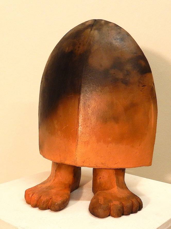 Der Kopf-Füssler – Keramik Grubenbrand. 30 cm hoch, 23 cm breit, 19 cm tief