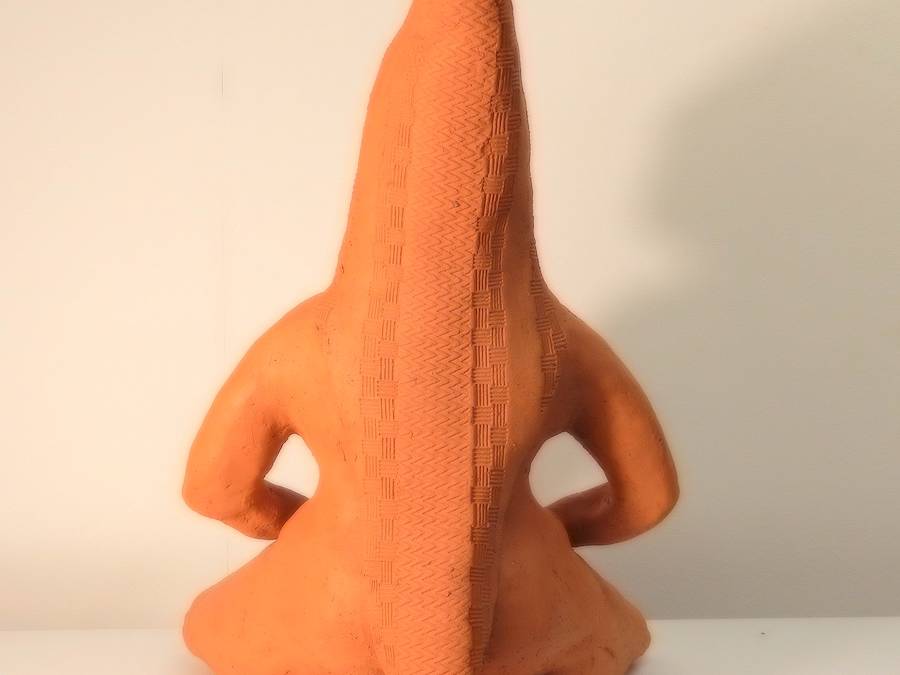 Mutter Erde – Tonskulptur – 36 cm hoch, 25 cm breit, 24 cm tief