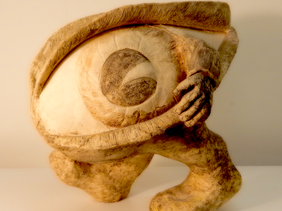 Der Augenblick – er kommt und geht – Tonskulptur 24 cm hoch, 26 cm breit, 24 cm tief Preis anfragen