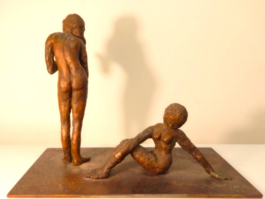 Steh auf! Skulptur Vollbronze handgeformt, beweglich auf Metallplatte – 28 cm hoch